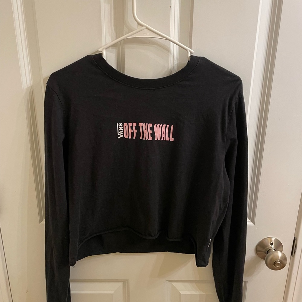 Black Cropped Vans Shirt with cute decal on the front and back of the shirt.